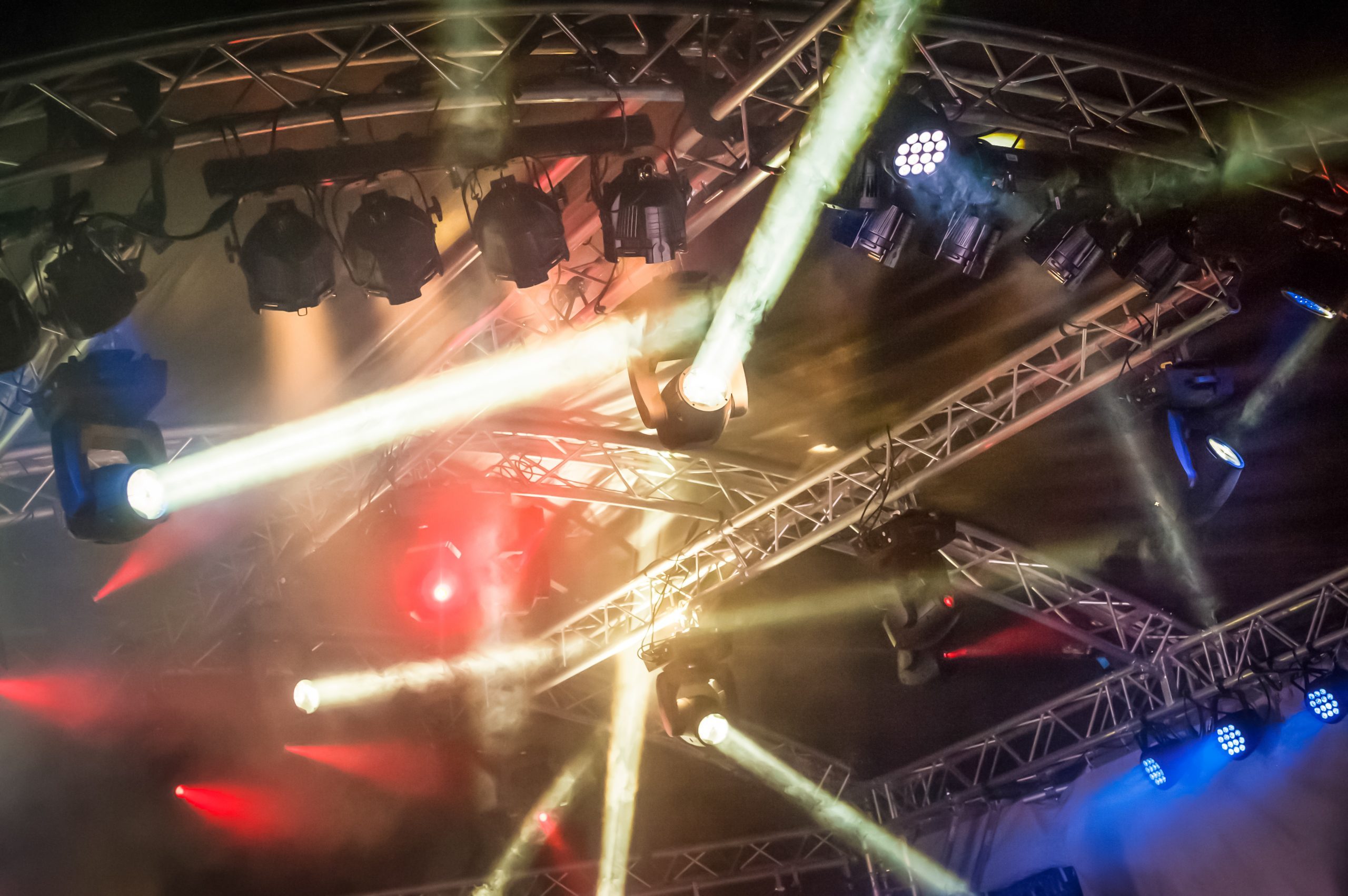 Creative Lighting Ideas to Elevate Your Next Event 5 doremi event lighting system scaled