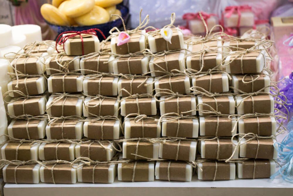 door gifts for annual dinner 