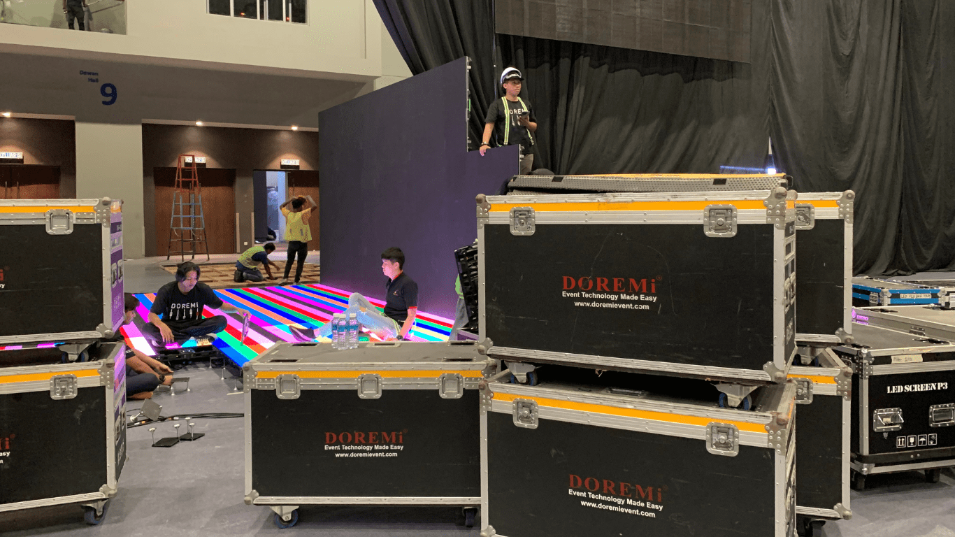LED LAUNCHING DOREMi flight case