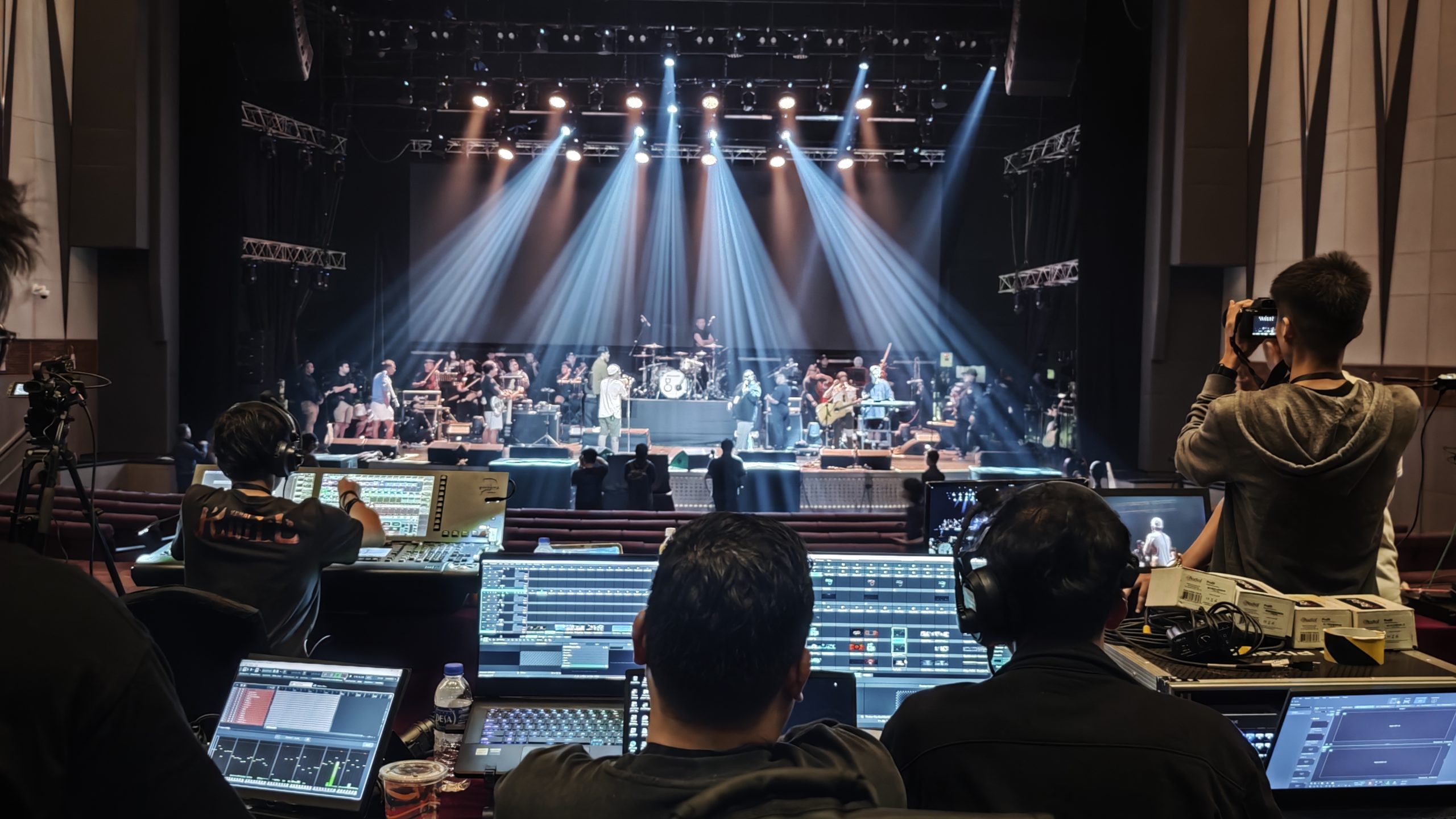 DOREMi Delivers: Ungu’s 29th Symphony Concert Tech Success 1 Ungu 29th Symphony Concert Console