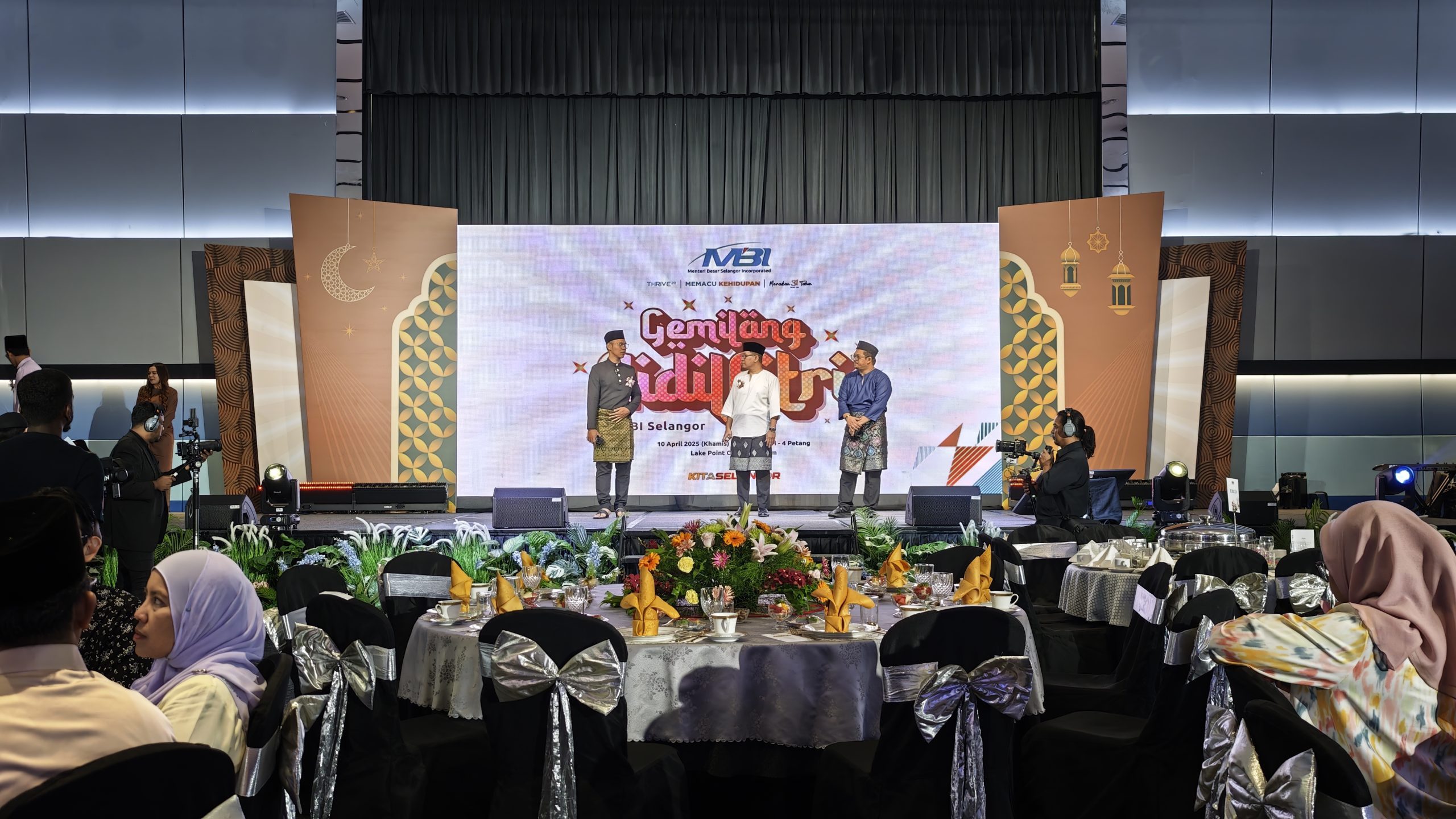 Balik Kampung Visuals: Traditional Themes on Modern LED Walls 2 visuals