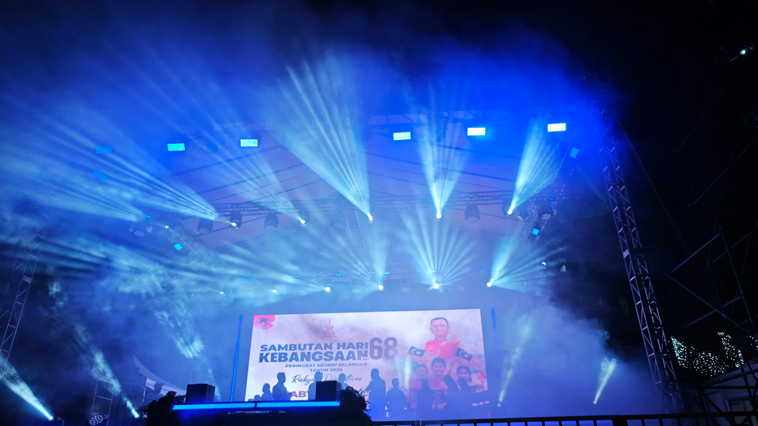 Merdeka 2025 in Review: The Impact of High-Tech Stage Setups & LED Screens 1 high-tech stage