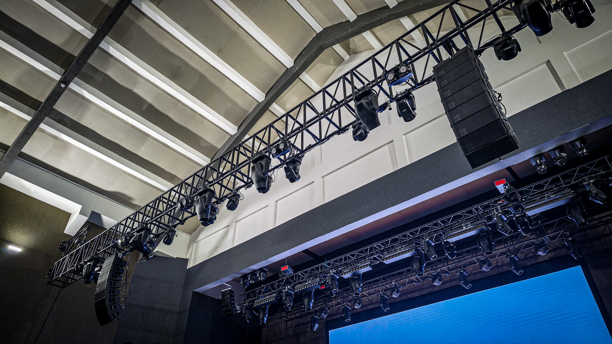Truss Engineering: Calculating Load-Bearing for Heavy Lighting Rigs 1 truss