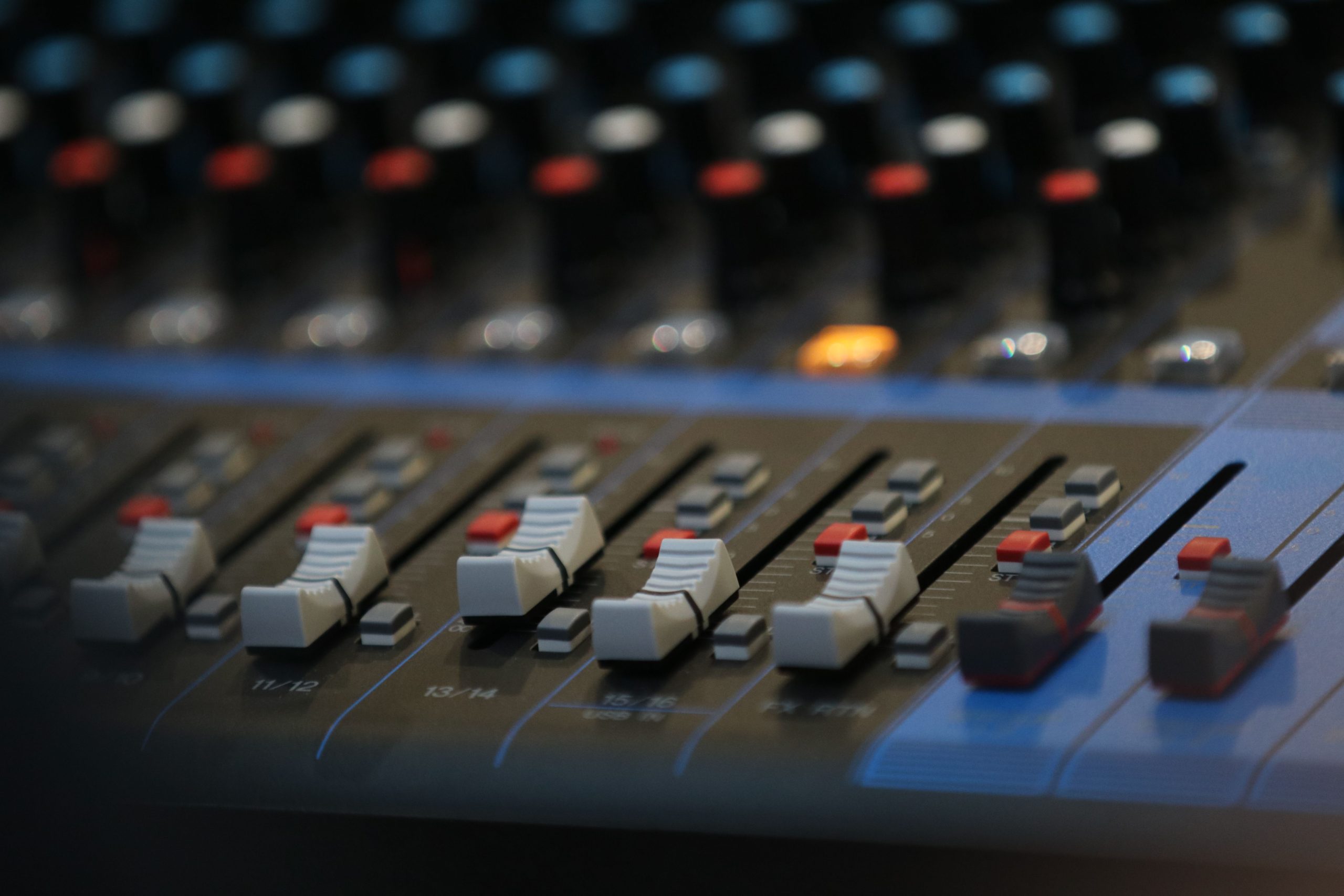 The Digital Audio Chain: From Microphone to Speaker with Zero Loss 1 pexels ann h 45017 2573957 scaled