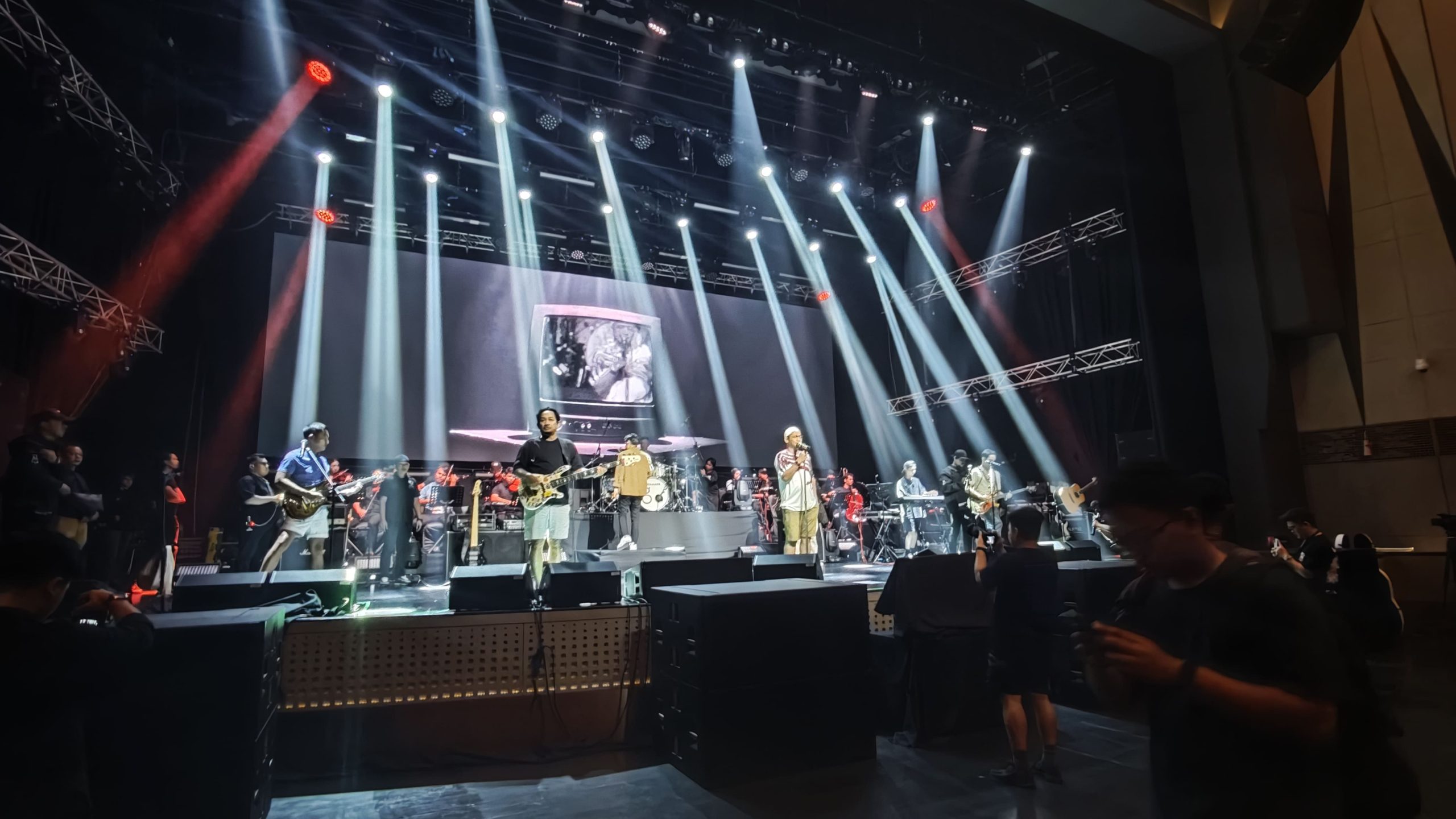 How Event Lighting Shapes Mood, Branding, and Audience Engagement 2 IMG 20250712 161648 scaled