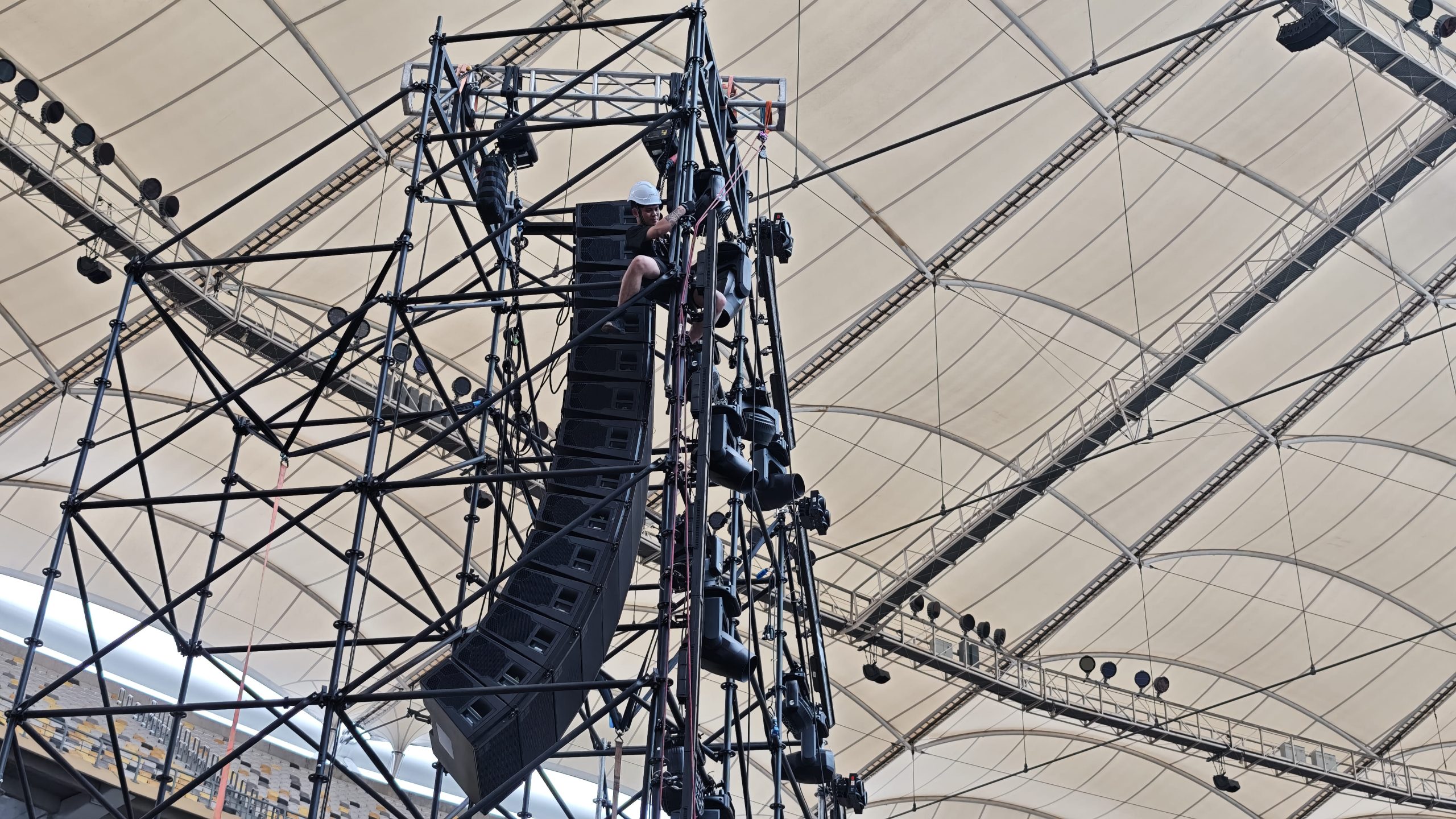 Thermal Protection: Maintaining High-End AV Gear in 35°C Humidity 2 IMG 20260415 172741 scaled