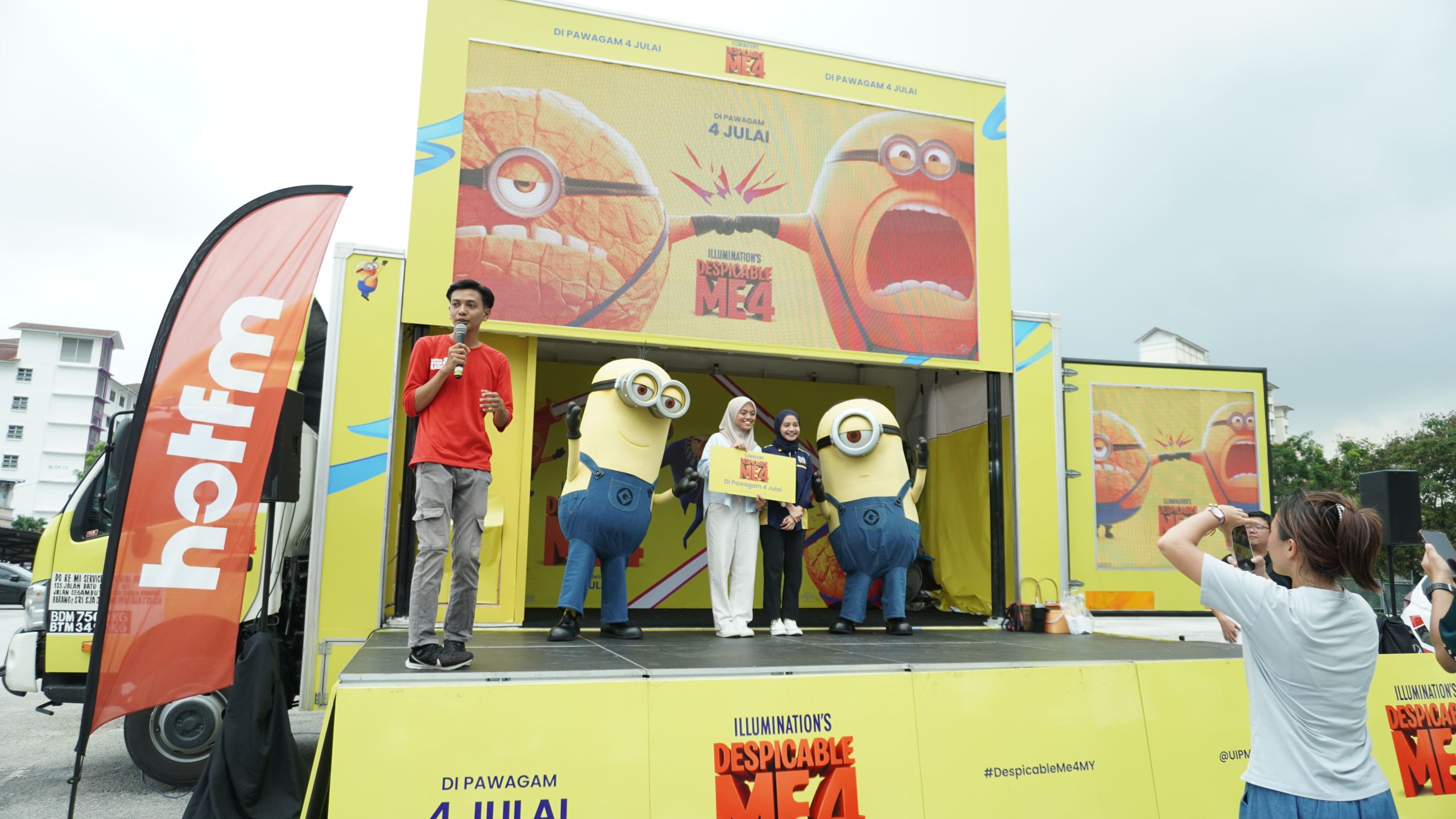 Mobile LED truck rental with large outdoor LED display for an event campaign