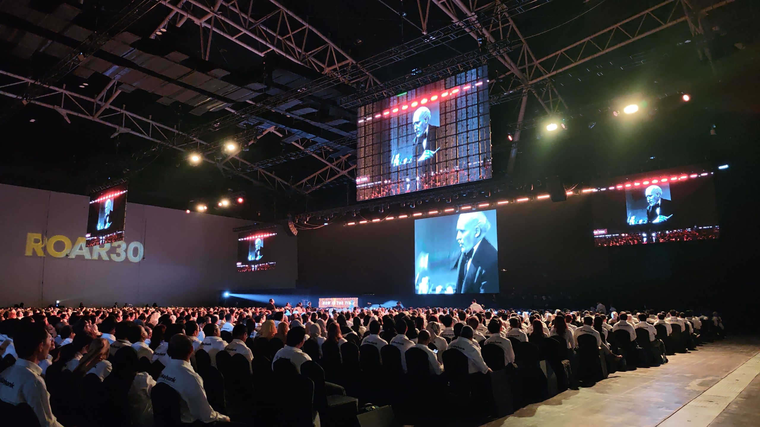 LED Screen Rental display showing different pixel pitch and viewing distance considerations